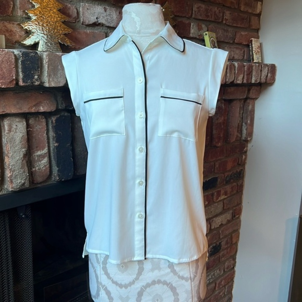 ***LIKE NEW*** Tommy Hilfiger‎ Button Up Rolled Cuff Blouse